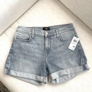 7 For All Mankind Jean Mid Roll Short. Light Wash. Size 27. NWT.
